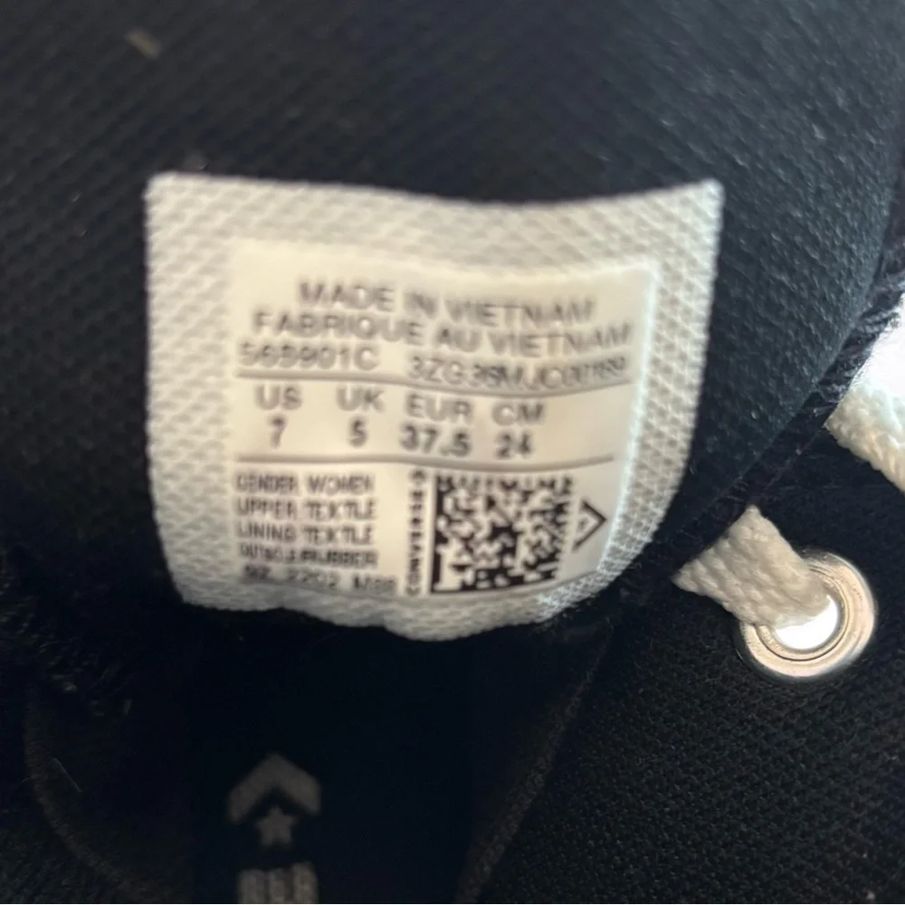 Converse Chuck Taylor Women's High Top Lugged Platform Sneakers Size 7 - Picture 6 of 6